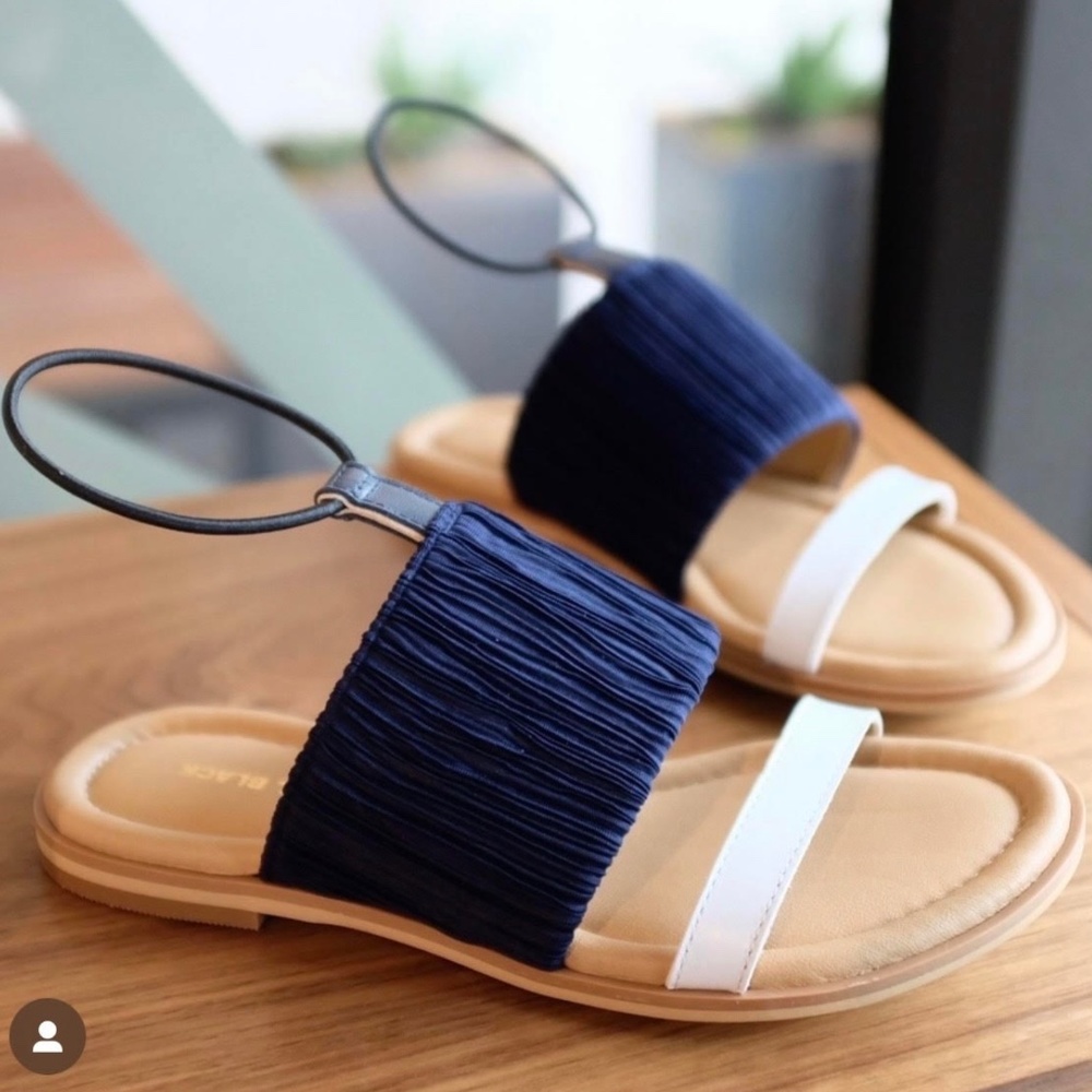 All Black Circle Strap